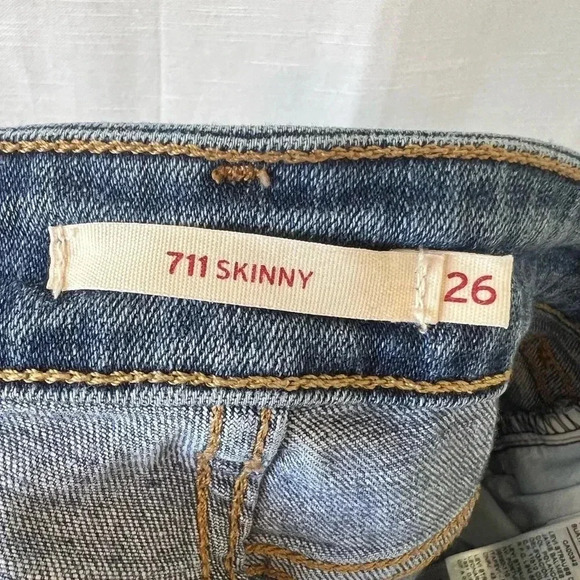 Levi’s 711 Skinny Jeans - Picture 5 of 5